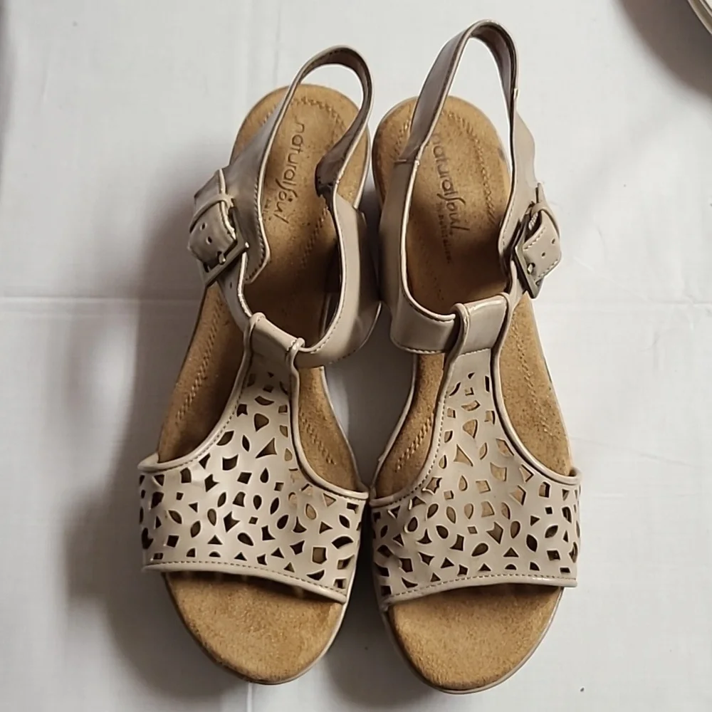 Eyeletted Boho T-strap Buckle Wedge Sandals Beige Natural Soul Naturalizer 9M - Picture 2 of 15